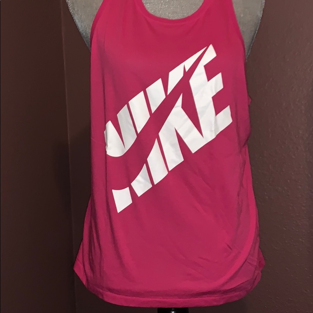 Nike women’s tanks